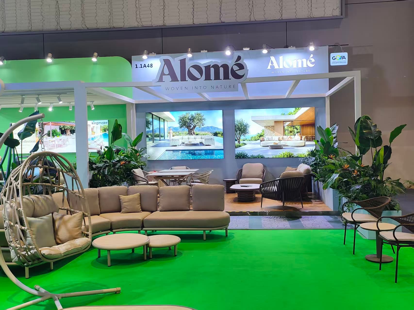 Alomé booth 1.1A48 at CIFF Shanghai, with outdoor lounge and dining furniture
