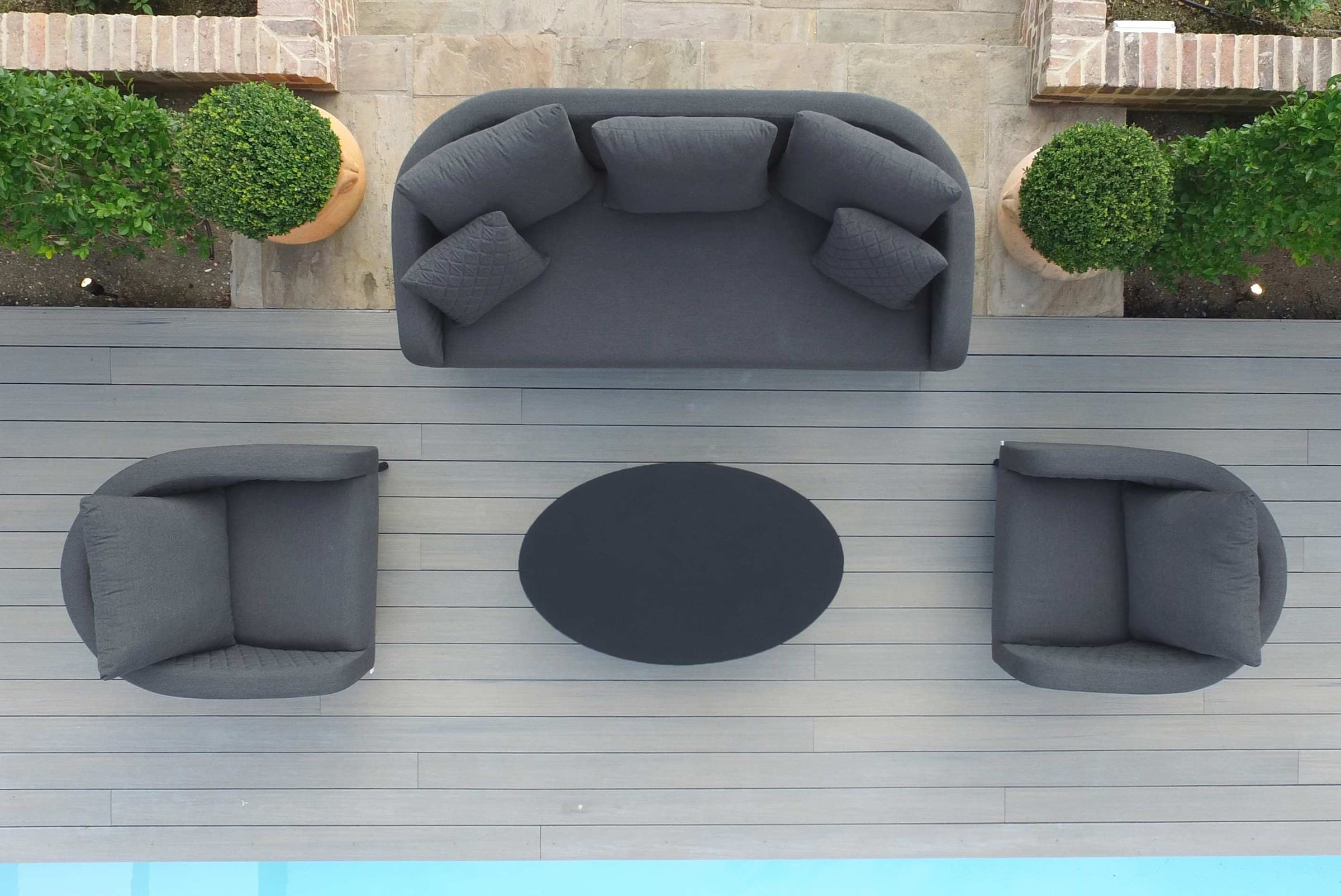 Villas & residences outdoor furniture application