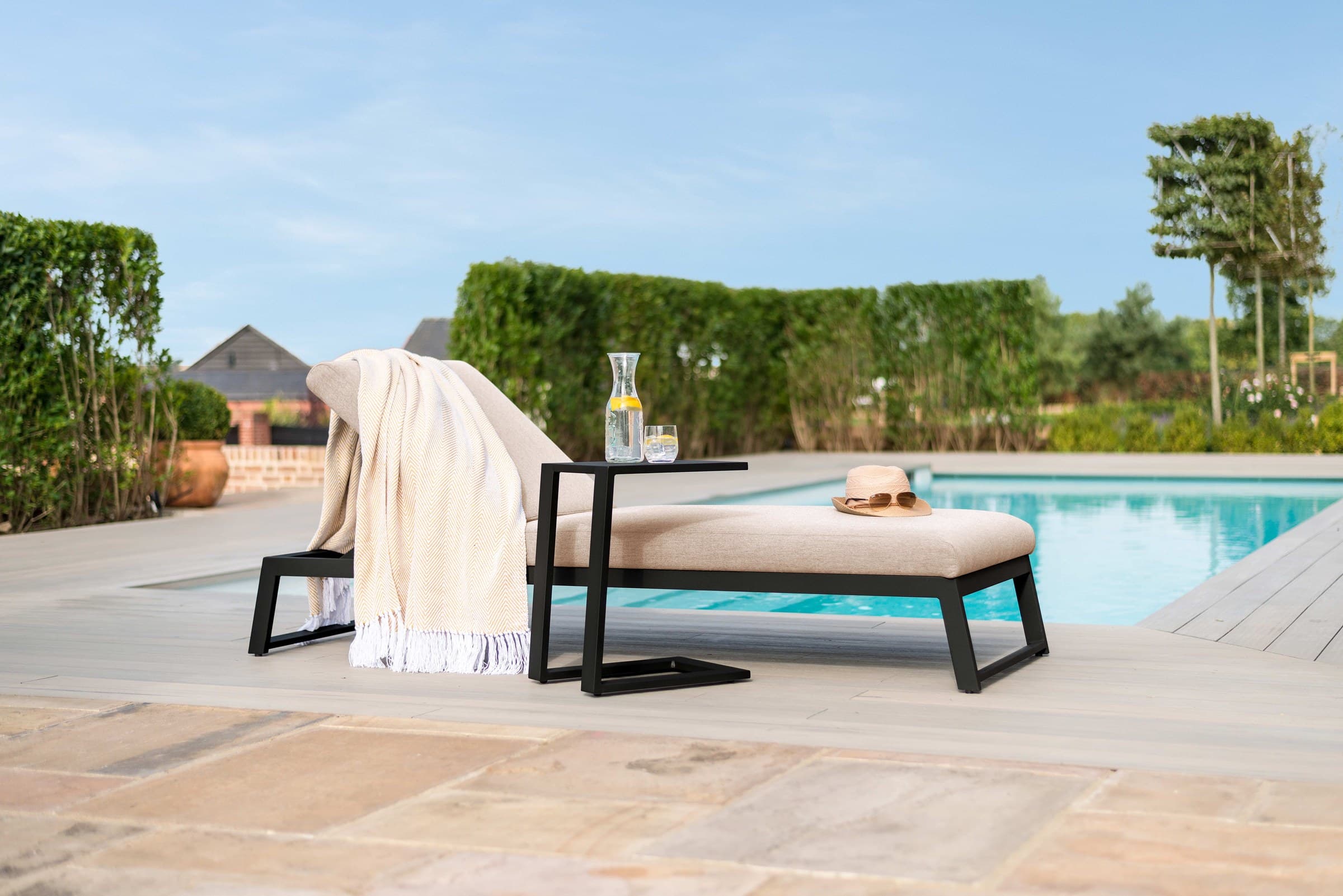 Private Gardens furniture application