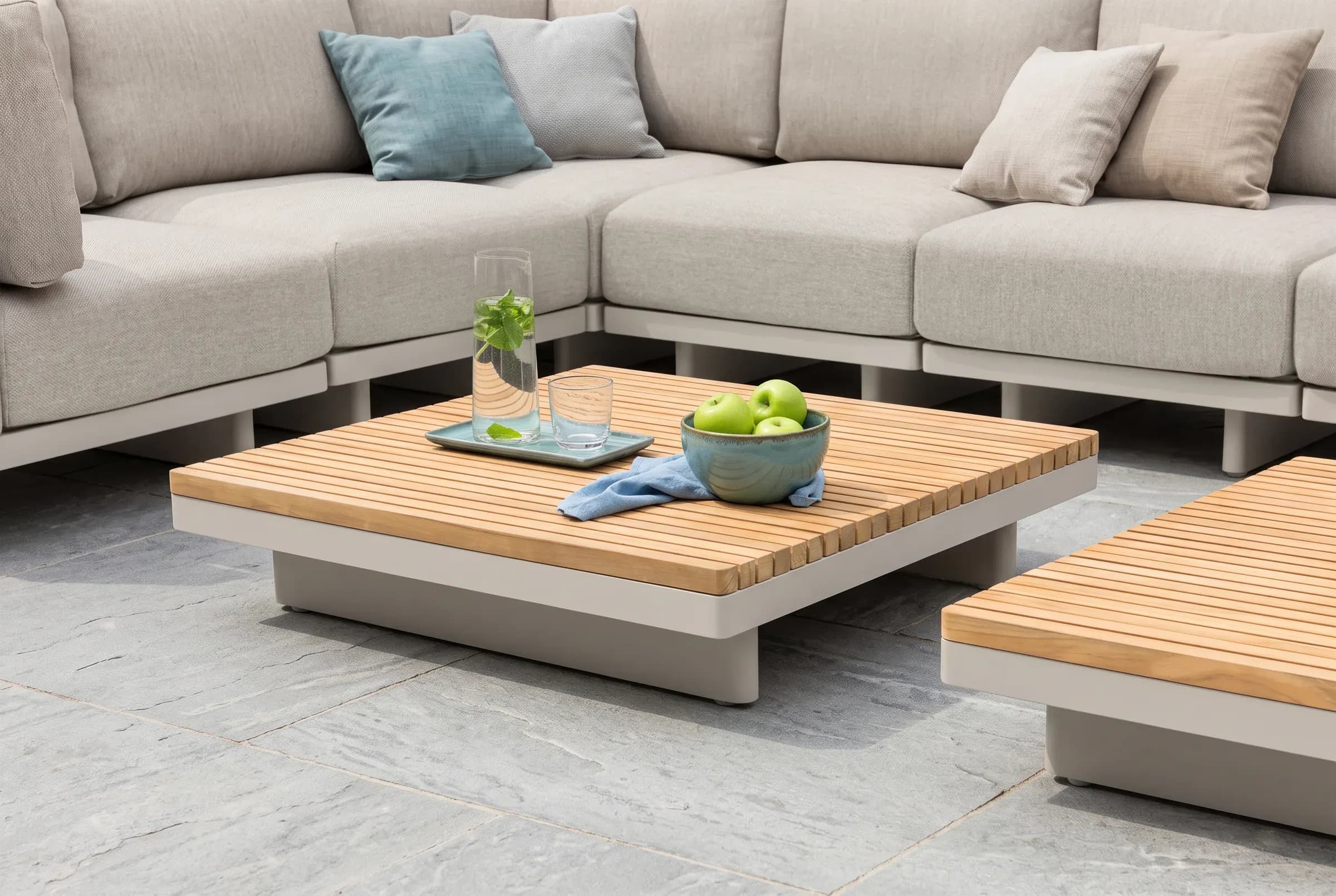Horizon Corner Sofa Set, close-up of construction and design details
