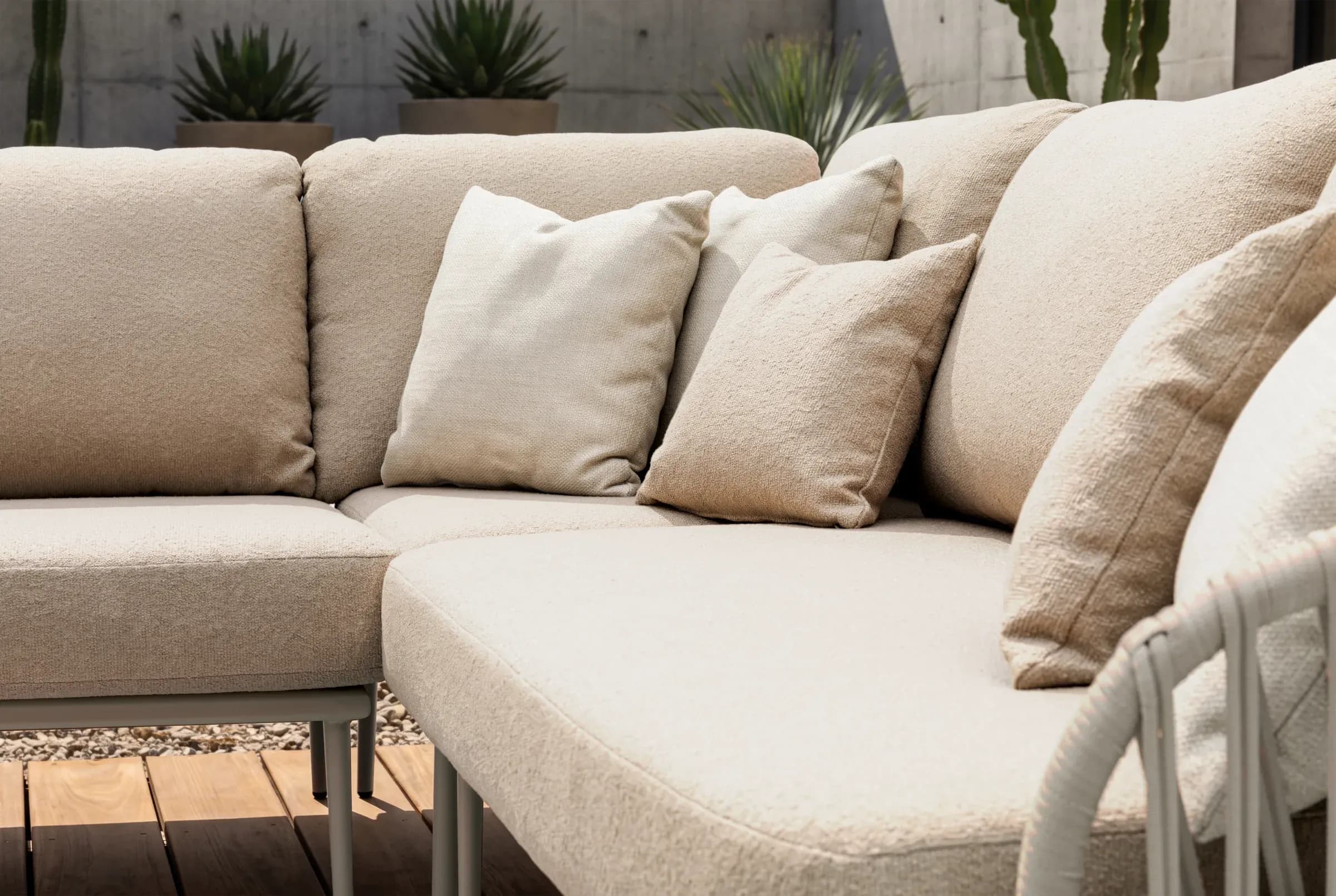 Lyra Corner Sofa Set, close-up of construction and design details